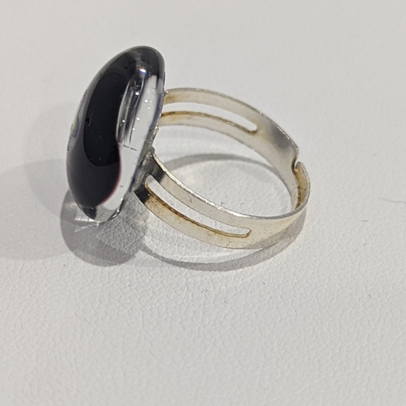 Artisan Handmade flower adjustable medium size silver plated ring. - Picture 3 of 3